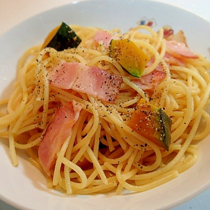 コンソメで ベーコンと南瓜のパスタ